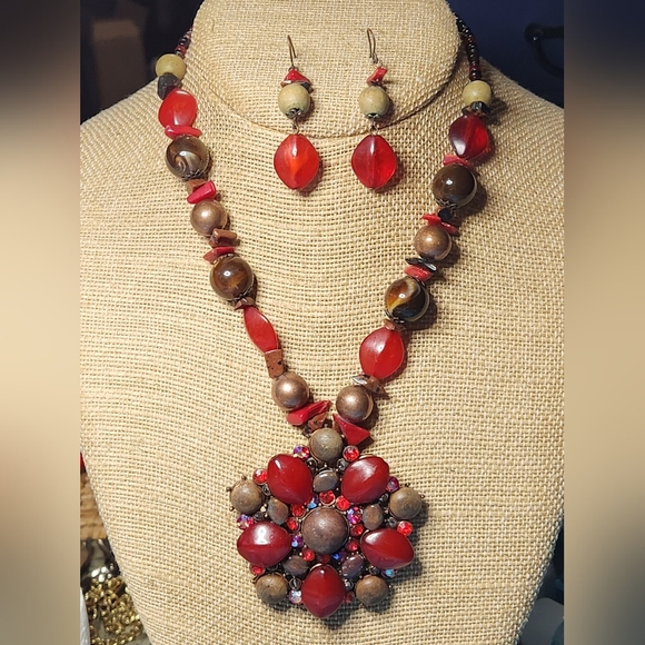 NWT Chocolate Covered Strawberries Necklace/Earrings Set - Picture 5 of 5